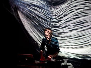 Bild zu Salon skug mit LIVE: Rozalia Muzzle (D), MES (A) DJs: Heinrich Deisl/HOEC