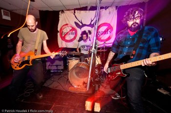 Bild zu UGLY AMERICANS